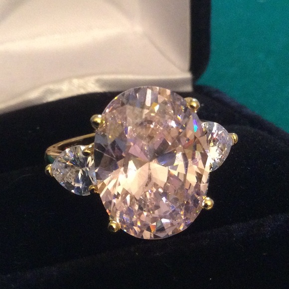 Dazzling Knockout Large Pink Ice Ring - Picture 6 of 12